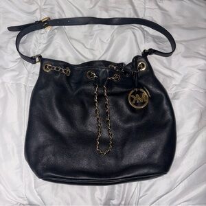 Michael Kors Frankie bucket bag